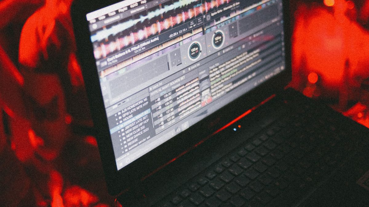 Les ransomwares à double extorsion ciblent-ils plus souvent les ERP ou les systèmes CRM ?