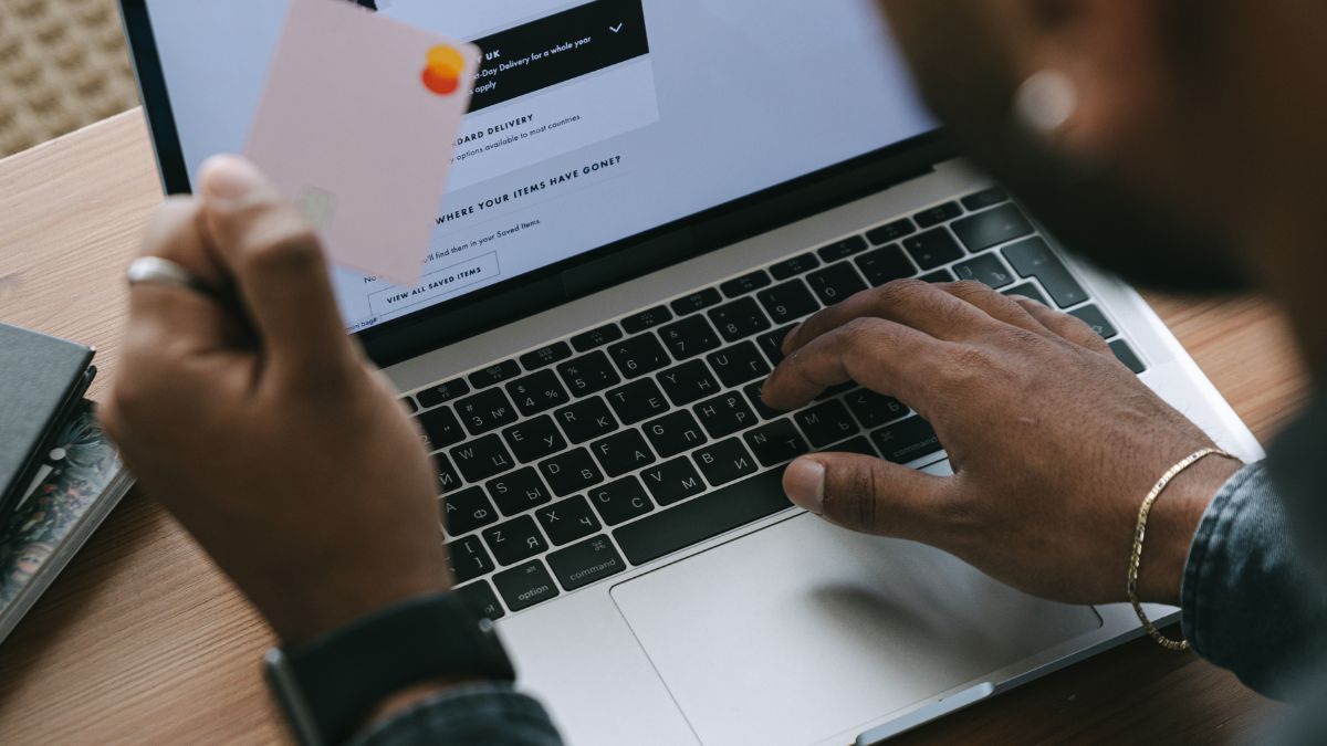 Sécurité des commandes Amazon : comment la plateforme limite les escroqueries ?