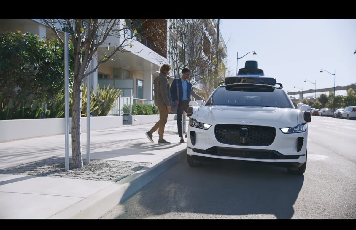 Waymo adapte ses taxis autonomes pour éviter les routes inondées : sécurité renforcée pour les véhicules intelligents