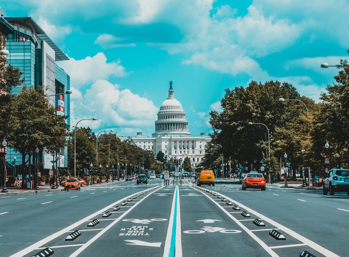 Meta et l&rsquo;essor des structures temporaires pour serveurs d&rsquo;IA : une solution innovante pour l&rsquo;hébergement